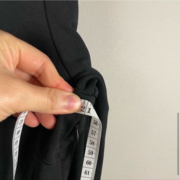 Tahari scoop neck scalloped hem 3/4 sleeve black dress plus size 14 - Picture 8 of 11